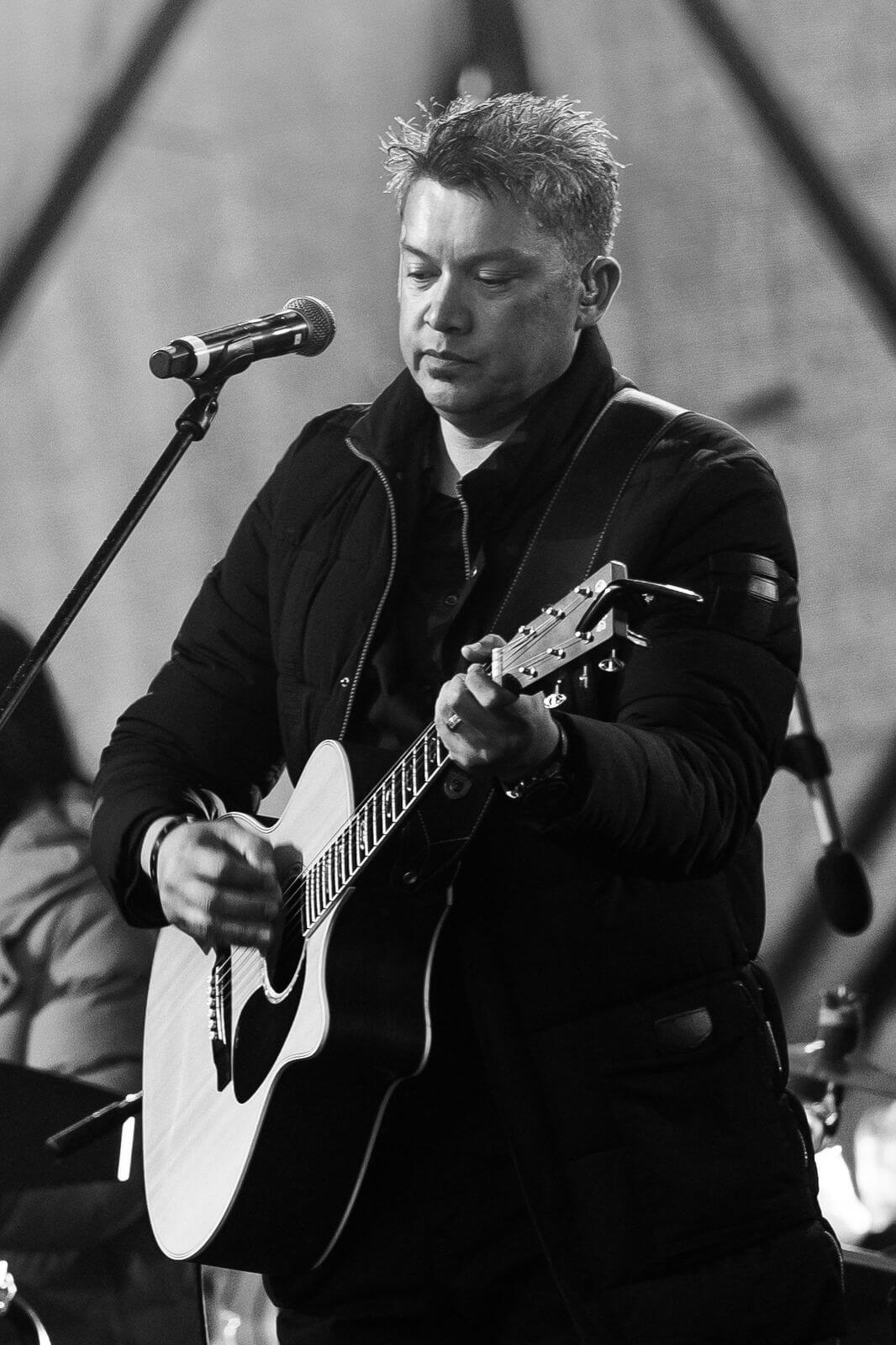 Warren Elliott